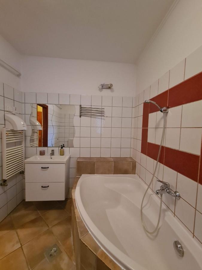 Bed and Breakfast Palantir Panzio Miskolc Esterno foto
