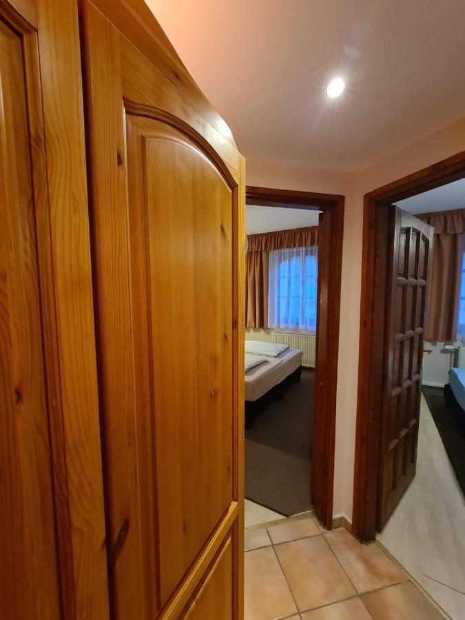 Bed and Breakfast Palantir Panzio Miskolc Esterno foto