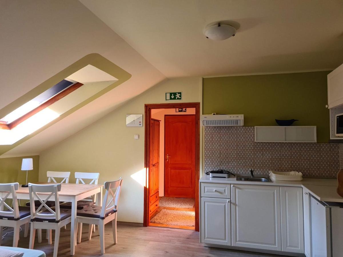Bed and Breakfast Palantir Panzio Miskolc Esterno foto