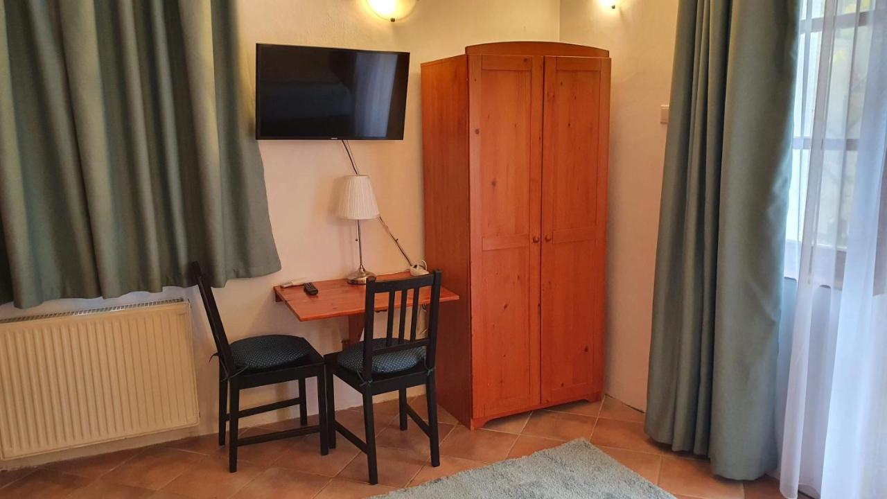 Bed and Breakfast Palantir Panzio Miskolc Esterno foto