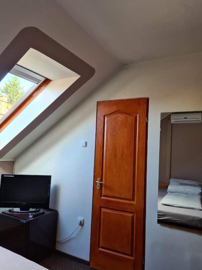 Bed and Breakfast Palantir Panzio Miskolc Esterno foto